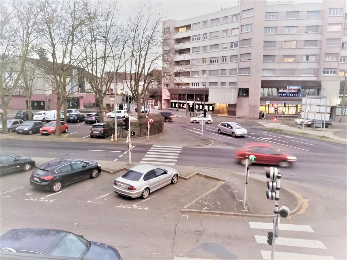 Appartement Proche Centre Ville, Gare Et Autoroute Melun Exterior photo